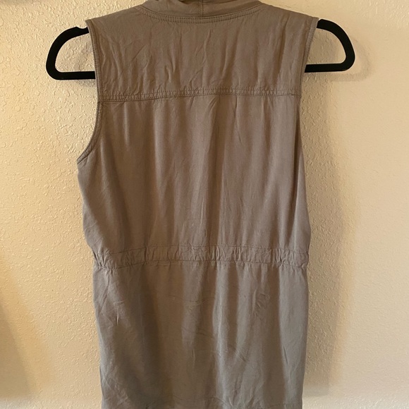 Altar’d State Olive Green Lightweight Vest - Picture 4 of 5